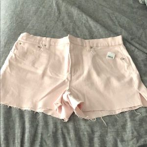 High Rise light pink shorts